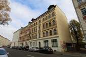 Außenansicht mit Nachbarschaftsbebauung - 
