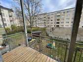 Balkon mit Blick in Innenhof - 