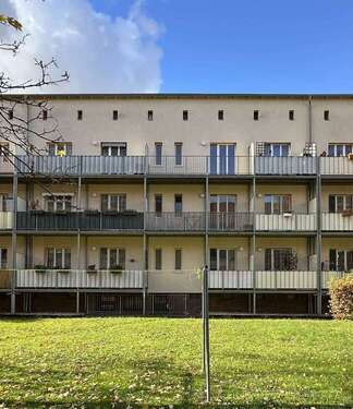 Rückansicht - Bezugsfrei: 1-Zimmer-Wohnung mit großzügigem Balkon in Sellerhausen - über 5% Soll - Rendite