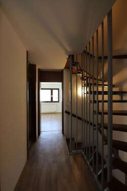 Flur 1. OG Referenz - 5 Zimmer Reihenmittelhaus in Kabelsketal