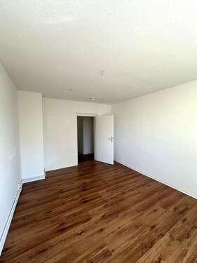 87_2.OG links SZ - 3 Zimmer Etagenwohnung in Aschersleben