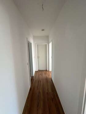87_2.OG links Flur - 