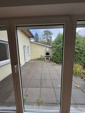 Terrasse - Leerstehendes Reihenendhaus: 100m² groß + ruhig im Grünen gelegen, Falkensee, nahe Potsdam + Berlin