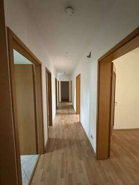 Flur - 4 Zimmer Reihenhaus in Falkensee
