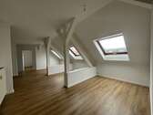 Wohnzimmer - Dachgeschoßwohnung mit 74,95 m² in Leipzig zur Miete