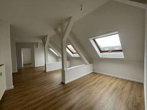 Wohnzimmer - Dachgeschoßwohnung mit 74,95 m² in Leipzig zur Miete