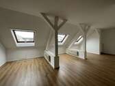 Wohnzimmer - 3 Zimmer Dachgeschoßwohnung in Leipzig