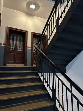 Treppenhaus - 2 Zimmer Etagenwohnung in Leipzig