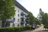 Hausansicht - Traumhafte Dachgeschosswohnung: 4 Zimmer - lichtdurchflutet und geräumig