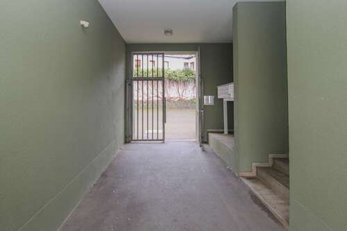 Zugang Hinterhof Eingang - 