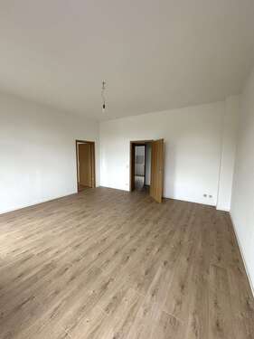 Wohnzimmer Ansicht 2 - Etagenwohnung mit 72,00 m² in Zwickau zur Miete