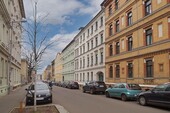 Außenansicht mit Nachbarschaftsbebauung - 