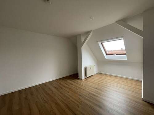 Schlafzimmer - Moderne 3 Raumwohnung im Dachgeschoss sucht Liebhaber!