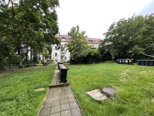 Hof / Garten - 