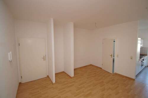 Eingangsbereich Referenz - Geräumige 2-Zi-Wohnung mit viel Platz für individuelle Gestaltung! - direkt am Lene-Voigt Park