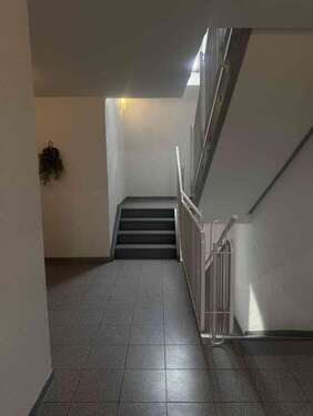Flur - Dachgeschoßwohnung mit 64,21 m² in Schkeuditz zum Kaufen