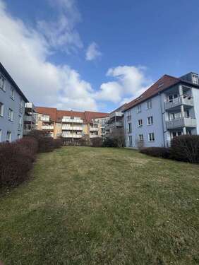 Balkon zum Innenhof - Ruhige 2-Raumwohnung mit Balkon, Fernwärme & Effizienzklasse B – Baujahr 1996