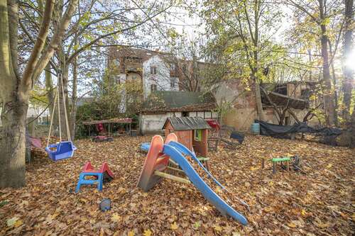 Garten mit Spielplatz - 