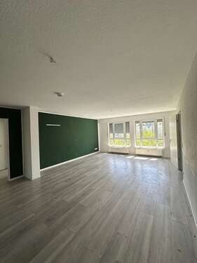 Wohnzimmer Ansicht 2 - 4 Zimmer Etagenwohnung in Kabelsketal
