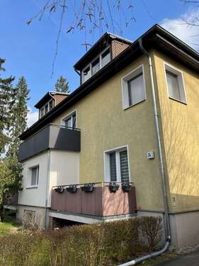 Straßenseitiges Mehrfamilienhaus - 