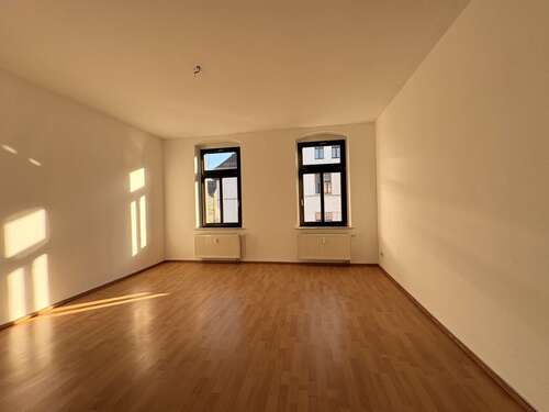 Schlafzimmer - IHR NEUES ZUHAUSE! Große, helle 2-Raumwohnung mit neuem Bad in Bernsdorf!