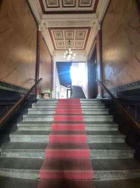 Treppenhaus - großzügige Büroetage in herrschaftlichem Gründerzeitobjekt