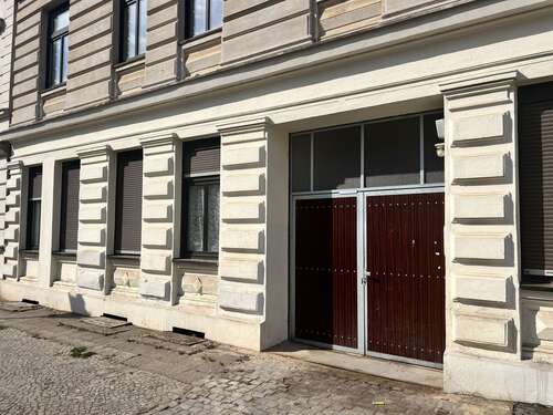 Hauseingang - Wohn- & Geschäftshaus zum Kaufen in Magdeburg