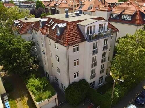 Drohnenaufnahme - Vielseitig nutzbare Einheit mit Gartenanteil und Stellplatz in gefragter Lage