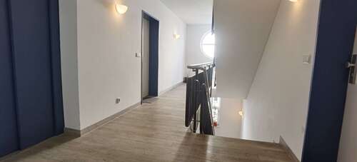 Treppenhaus - 3 Zimmer Erdgeschoßwohnung in Leipzig