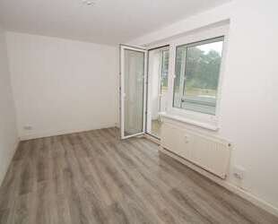 Fast 5 % Rendite- Provisionsfrei - jetzt schnell sein ! 2-Zi.-Wohnung mit Wintergarten in Erfurt!