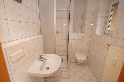 Bad - 1 Zimmer Etagenwohnung in Erfurt