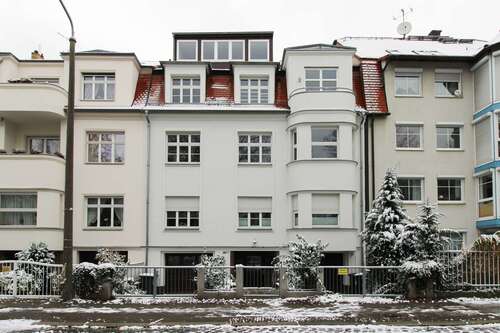 Außenansicht - Traumhafte Stadtvilla in Bestlage: Direkt am Rosental mit viel Platz und großem Garten!