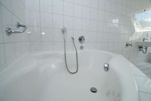 Detail Eckbadewanne - 