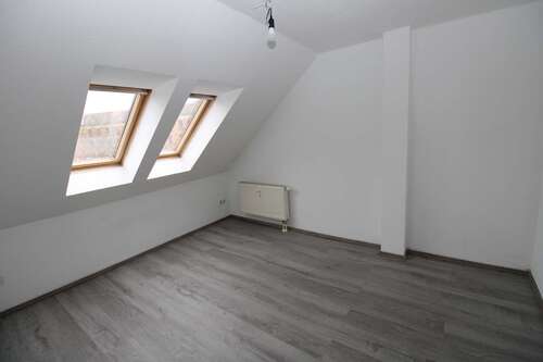 Schlafzimmer - Dachgeschoßwohnung mit 73,00 m² in Zwickau zur Miete