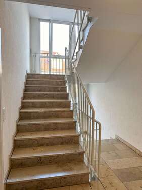 Treppenhaus - 4 Zimmer Etagenwohnung in Arnstadt
