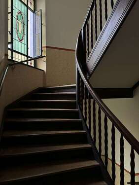 Treppenhaus - 2 Zimmer Etagenwohnung in Leipzig