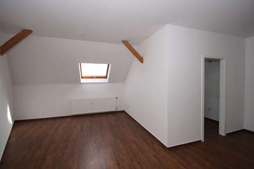 Wohnzimmer - 2 Zimmer Dachgeschoßwohnung in Chemnitz