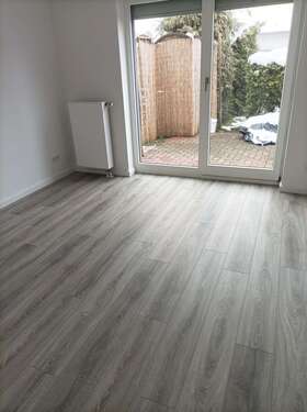 EG - Wohraum - 4 Zimmer Doppelhaushälfte zum Kaufen in Leuna