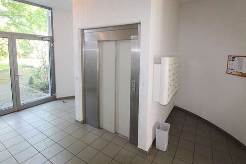 Treppenhaus Aufzug - Etagenwohnung mit 53,73 m² in Leipzig zum Kaufen