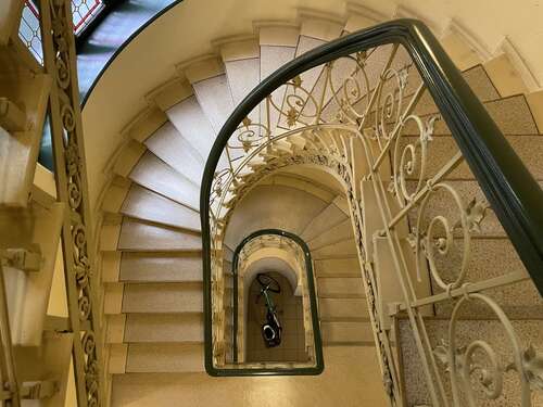 Treppenhaus - 2 Zimmer Etagenwohnung zur Miete in Halle (Saale)