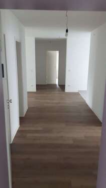 Flur - 4 Zimmer Erdgeschoßwohnung in Dresden