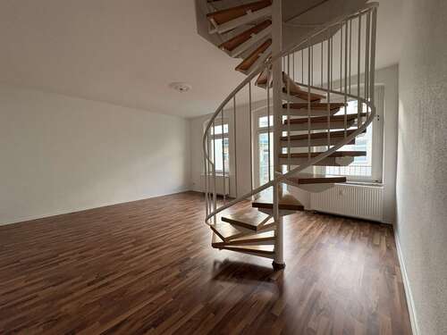 Wohnzimmer - 2 Zimmer Etagenwohnung zur Miete in Magdeburg