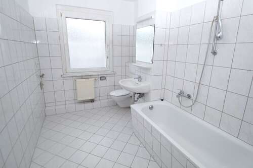 Badezimmer - Etagenwohnung mit 59,00 m² in Beilrode zur Miete