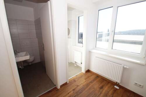 2 getrennte Toiletten - 