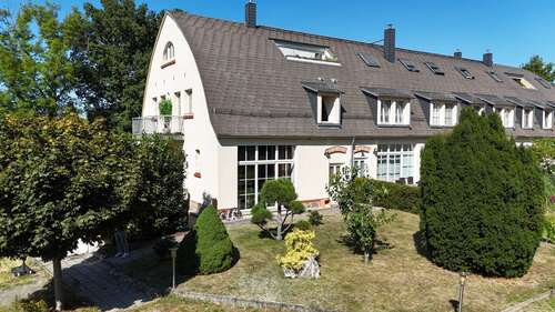 Hausansicht - Maisonettewohnung im historischen Hofgut Zöbigker mit Garten und Balkon, direkt am Cospudener See