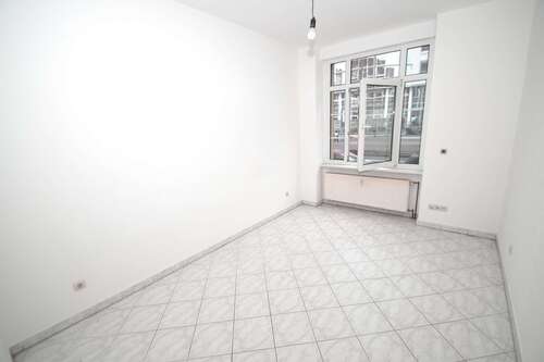 Wohnzimmer - 3 Zimmer Erdgeschoßwohnung zum Kaufen in Erfurt