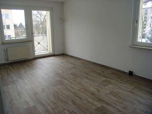 WE 12 Wohnzimmer mit Balkon - 