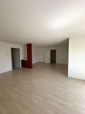 Wohnzimmer - 3 Zimmer Etagenwohnung zur Miete in Kabelsketal