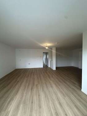 Wohnzimmer - 4 Zimmer Etagenwohnung zur Miete in Kabelsketal
