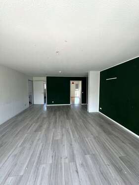 Wohnzimmer - 4 Zimmer Etagenwohnung zur Miete in Kabelsketal